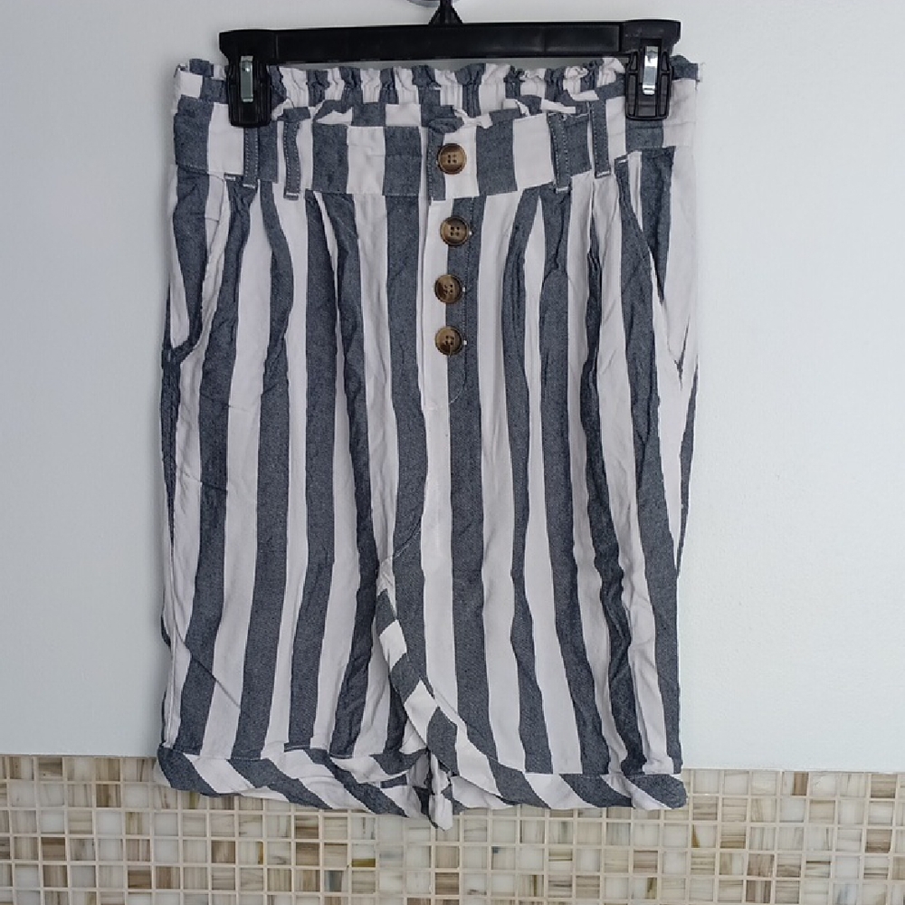 American Eagle Mini Skirt Gray White Stripes